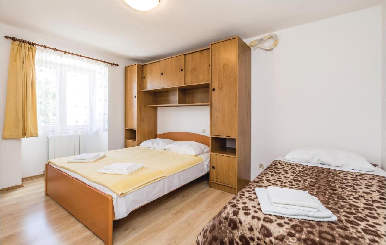 Beautiful Apartment In Brsec With Kitchen ภายนอก รูปภาพ